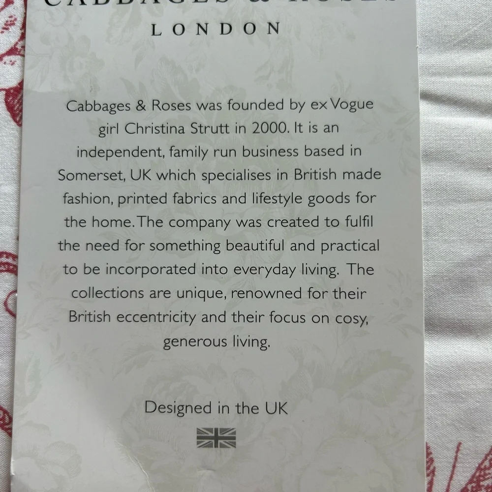 Cabbages & Roses Floral Toile-Berry 3 Piece King Duvet Set. Brand New!